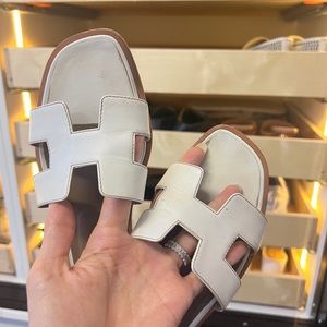Hermes Oran sandals white flip flop